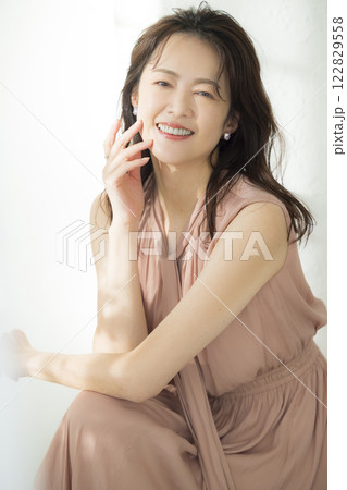 美しいミドル女性のポートレート 美しいミドル女性のポートレート 122829558