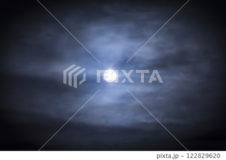 Full moon and cloud Full moon and cloud 122829620