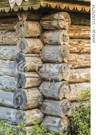 The angle of the old log house The angle of the old log house 122829754