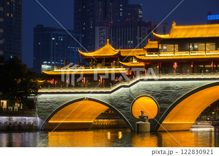 Nighttime Serenity Over Anshun Bridge in Chengdu Cityscape 122830921