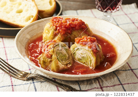 トマトソースが合うロールキャベツ 122831437