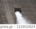 ダム放流 122832824