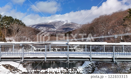 冬のやまびこ吊り橋 空撮 冬のやまびこ吊り橋 空撮 122833315