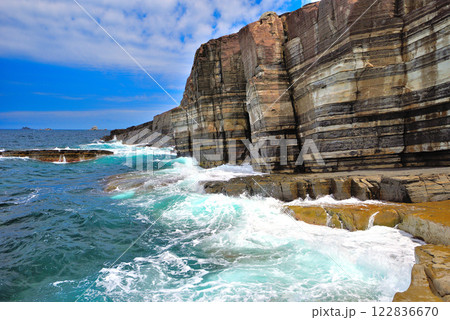 中国地方・須佐ホルンフェルス・激しい波と断層の対比が美しい、迫力の自然風景・山口県萩市須佐(3) 中国地方・須佐ホルンフェルス・激しい波と断層の対比が美しい、迫力の自然風景・山口県萩市須佐(3) 122836670