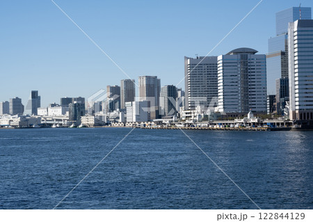 隅田川と芝浦周辺のビルの風景 隅田川と芝浦周辺のビルの風景 122844129