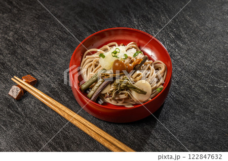 出雲そば　Izumo soba (traditional noodles from Izumo) 122847632