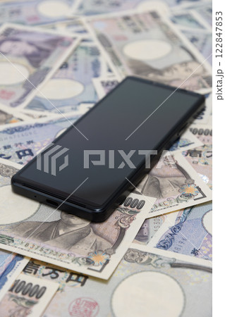 スマートフォンとお金 122847853