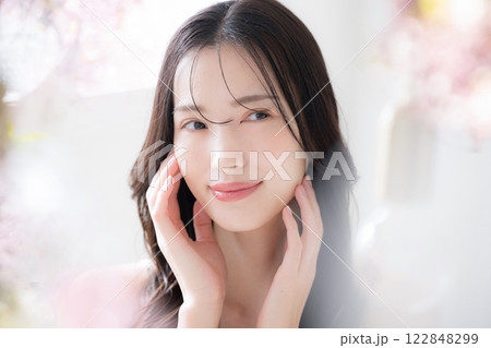 春の桜のピンクのイメージの美容やビューティー 春の桜のピンクのイメージの美容やビューティー 122848299