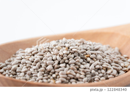 ホワイトチアシードのクローズアップ 122848340