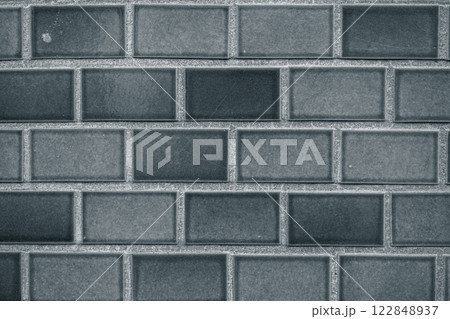 モノクロの煉瓦風タイルの背景 モノクロの煉瓦風タイルの背景 122848937