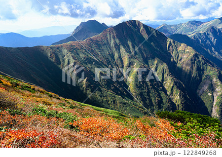 谷川連峰 秋の山岳風景 谷川連峰 秋の山岳風景 122849268