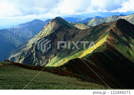谷川連峰 秋の山岳風景 谷川連峰 秋の山岳風景 122849271