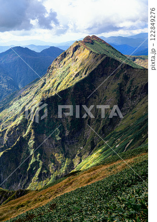谷川連峰 秋の山岳風景 谷川連峰 秋の山岳風景 122849276