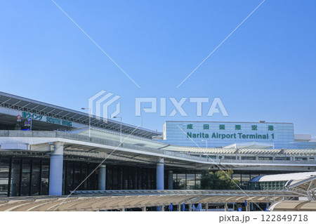 成田空港　第1ターミナル　青空 122849718