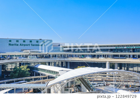 成田空港　第1ターミナル　青空 122849729