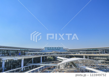 成田空港　第1ターミナル　青空 122849732