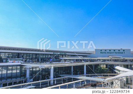 成田空港　第1ターミナル　青空 122849734