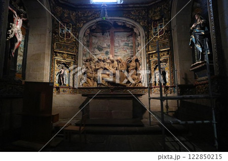 スペイン、サンティアゴ・デ・コンポステーラ大聖堂 122850215