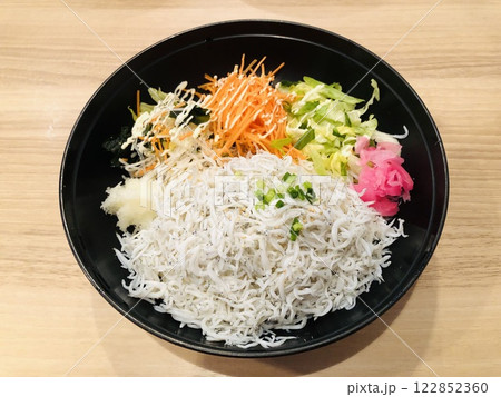 釜揚げしらす丼 和食 釜揚げしらす丼 和食 122852360