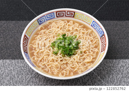 インスタントラーメン インスタントラーメン 122852762