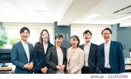 会社の同僚 会社の同僚 122852890