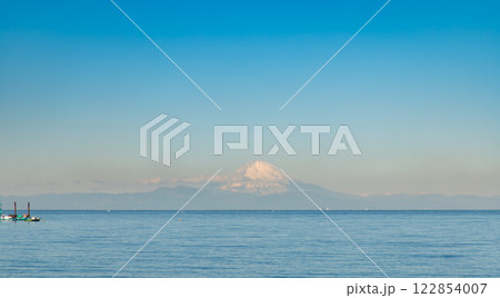 渚の駅 渚の博物館(館山)の展望テラスから見た富士山 渚の駅 渚の博物館(館山)の展望テラスから見た富士山 122854007
