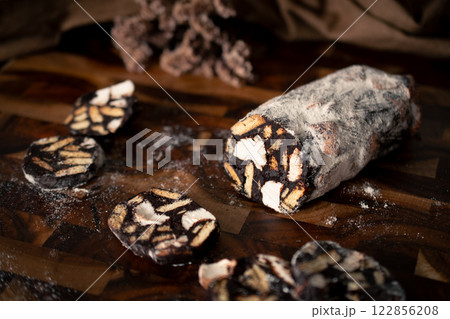 サラミチョコレート サラミチョコレート 122856208