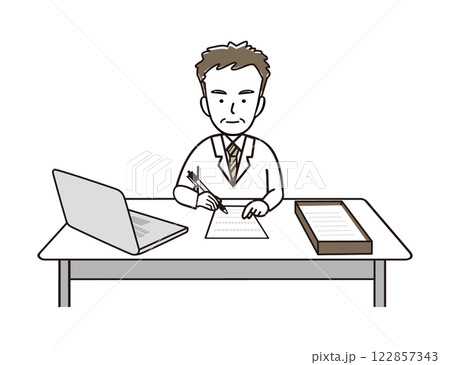 パソコンに向かって仕事をするミドル〜シニア世代の男性 122857343