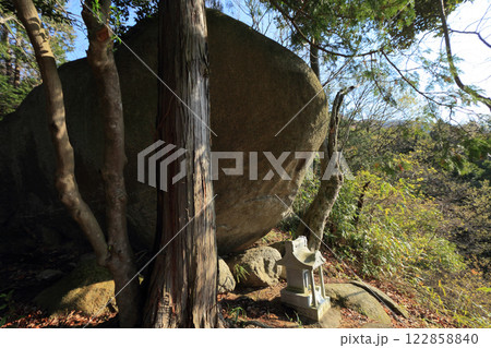 だいだら坊 背負いの石 122858840