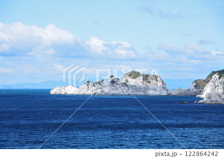 大引から白崎半島を望む 【和歌山県日高郡由良町】 大引から白崎半島を望む 【和歌山県日高郡由良町】 122864242