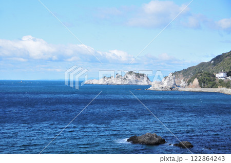 大引から白崎半島を望む 【和歌山県日高郡由良町】 大引から白崎半島を望む 【和歌山県日高郡由良町】 122864243
