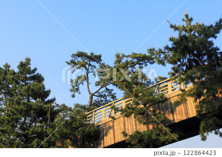 草加松原遊歩道にある矢立橋 122864423