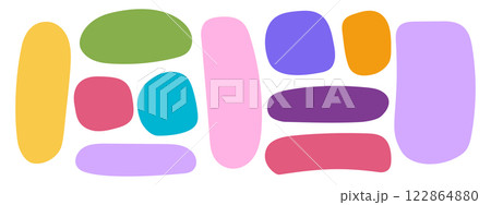 Set of cute textbox frames in doodle style. Organic shapes for tags, speech or quote bubbles isolated on white background. Hand-drawn asymmetric geometric forms. Vector flat illustration Set of cute textbox frames in doodle style. Organic shapes for tags, speech or quote bubbles isolated on white background. Hand-drawn asymmetric geometric forms. Vector flat illustration 122864880