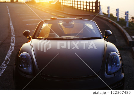 ツヤツヤの黒いオープンカー ツヤツヤの黒いオープンカー 122867489