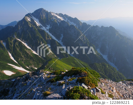 立山連峰・別山から望む夏の剱岳 122869221