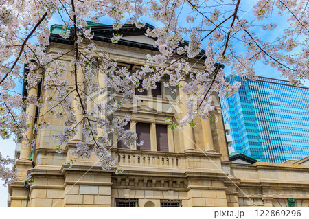 東京 中央区 日本銀行本店前の桜 東京 中央区 日本銀行本店前の桜 122869296