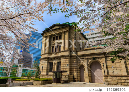 東京 中央区 日本銀行本店前の桜 東京 中央区 日本銀行本店前の桜 122869301