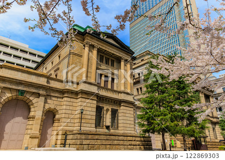 東京 中央区 日本銀行本店前の桜 東京 中央区 日本銀行本店前の桜 122869303