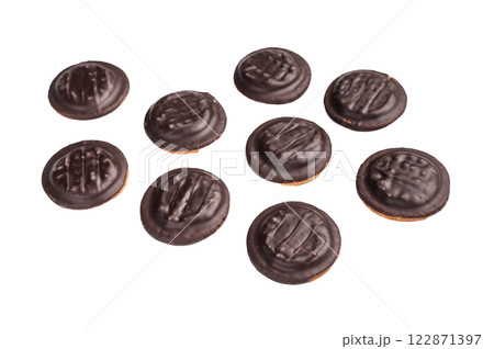 Jaffa cakes, Cookies covered with chocolate and filled with jam isolated on white background 122871397
