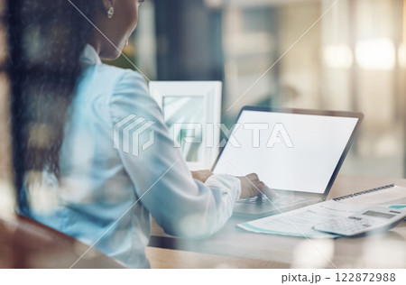 Editor with mockup laptop screen typing report in office at night with the online research result. Business woman send new idea to manager via email and reading internet data and proposal in a office 122872988