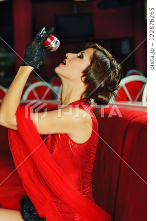 beautiful singer 122876265