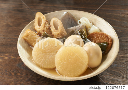 絶品出汁の効いためちゃくちゃ美味いおでん 122876817