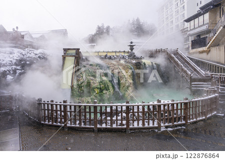 冬の草津温泉　湯畑 122876864