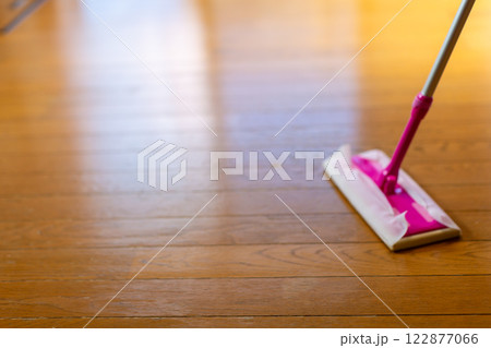 床のワックス塗布　リペア 122877066