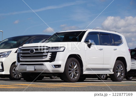 自動車イメージ　トヨタランドクルーザー300 122877169