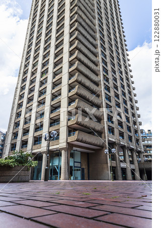 Barbican Tower Brutalist Architecture in London with Geometric Concrete Design Barbican Tower Brutalist Architecture in London with Geometric Concrete Design 122880031