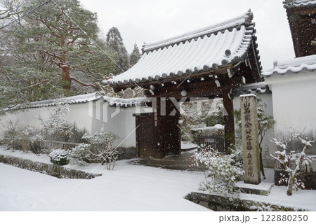 雪の南禅寺　真乗院　京都市左京区 122880250