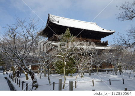雪の南禅寺　三門　京都市左京区 122880564