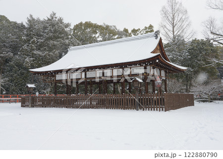 雪の上賀茂神社 馬場殿 京都市北区 雪の上賀茂神社 馬場殿 京都市北区 122880790