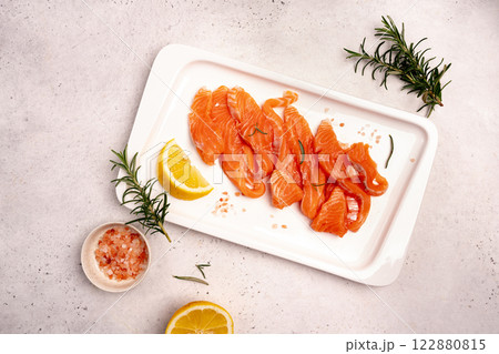 Traditional Norwegian fresh salmon in slices 122880815